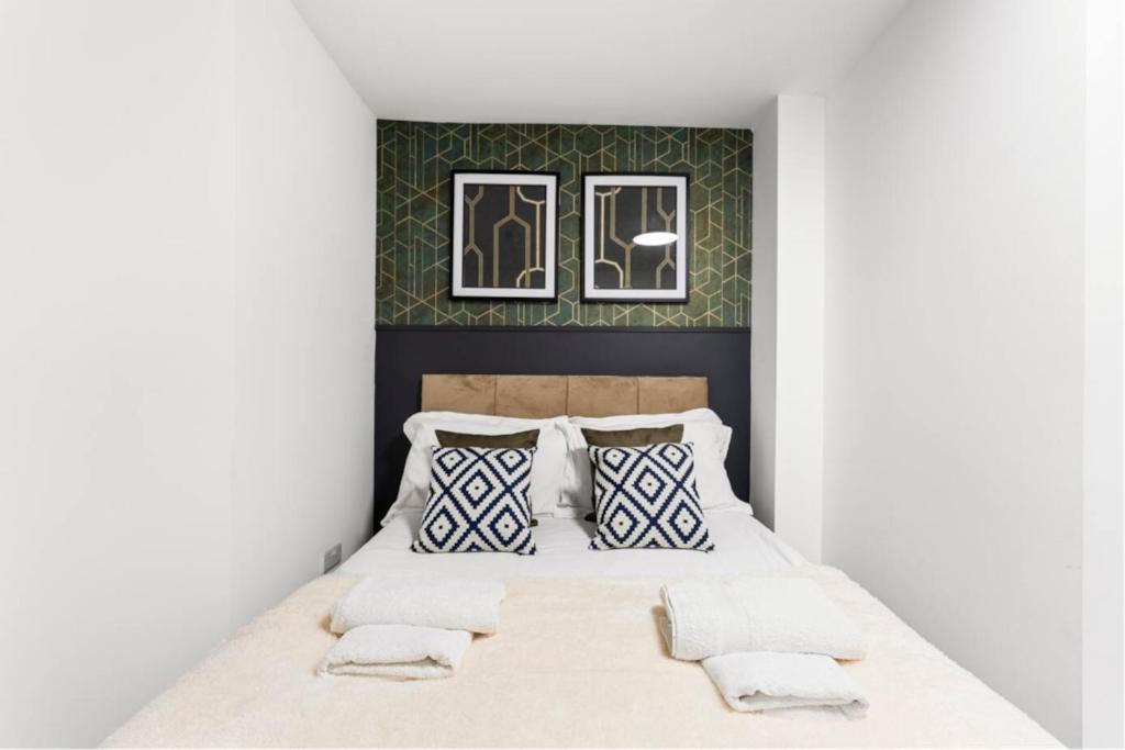 Modern Spacious Three Bedrooms With Private Garden Κάρντιφ Εξωτερικό φωτογραφία